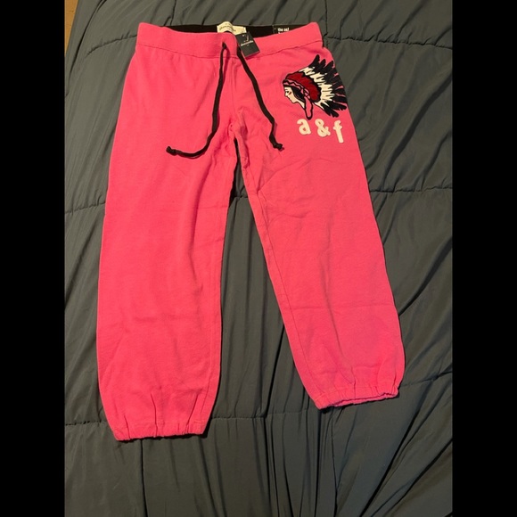 Brand New A&F girls banded crop pants -Large - Picture 1 of 1
